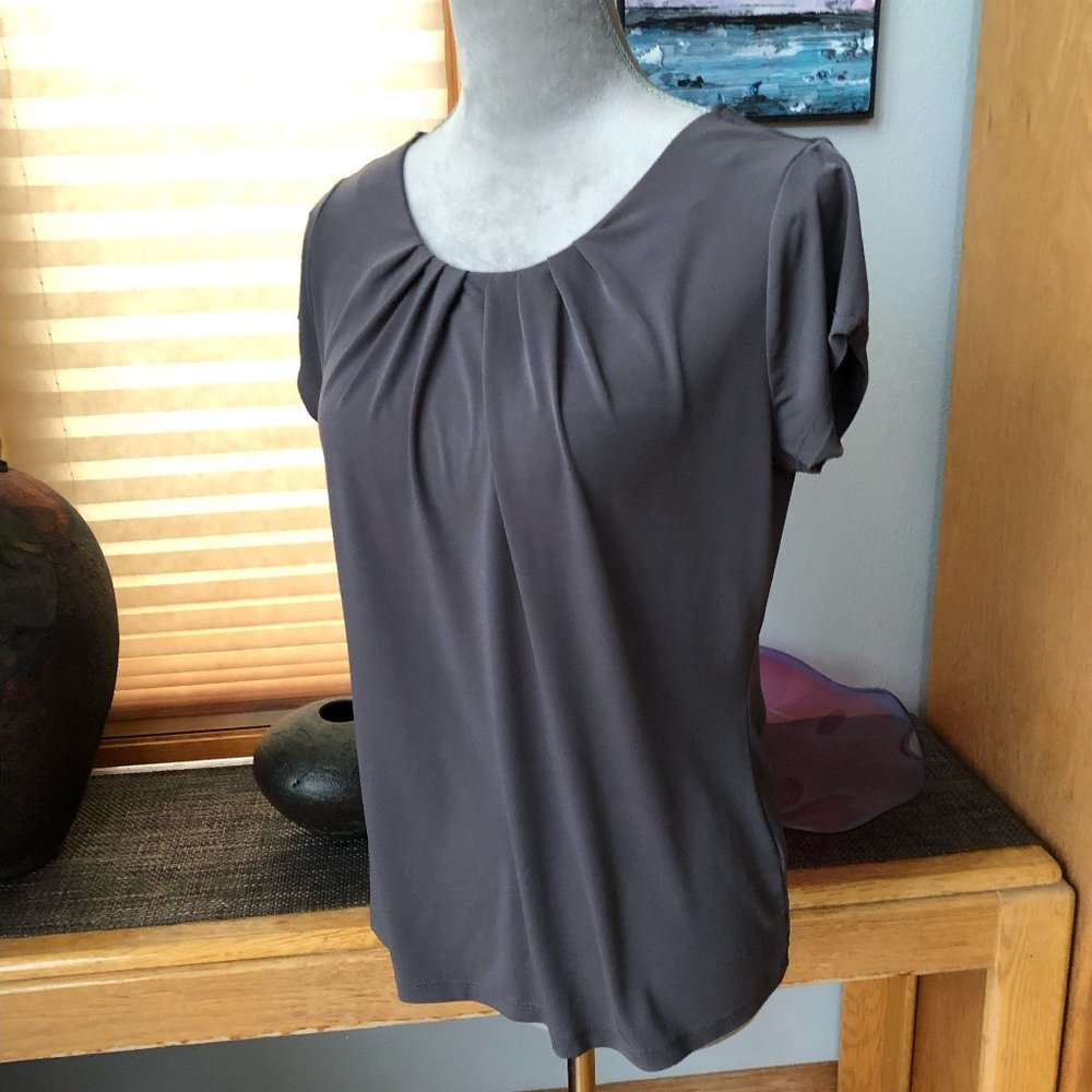 WORTHINTON pleated neck blouse, cap sleeve - Gray - Size PL